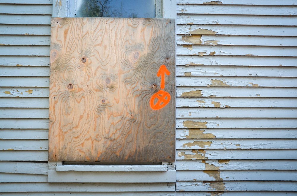 Marking exterior light fixtures