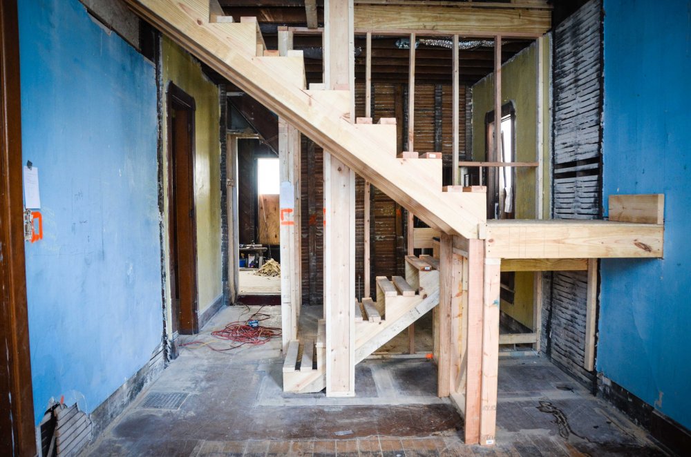 Looking towards the downstairs kitchen and bathroom
