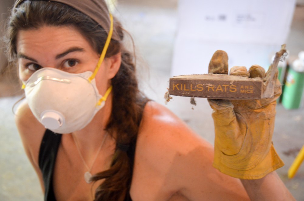 I love having to reach my arm into vent shafts to feel around for and grab unknown objects. what a fun game.